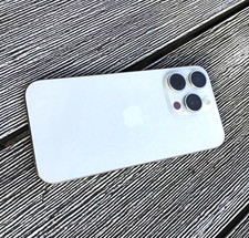 Apple iPhone 15  Pro 128 GB Silber iOS Gebraucht 80%